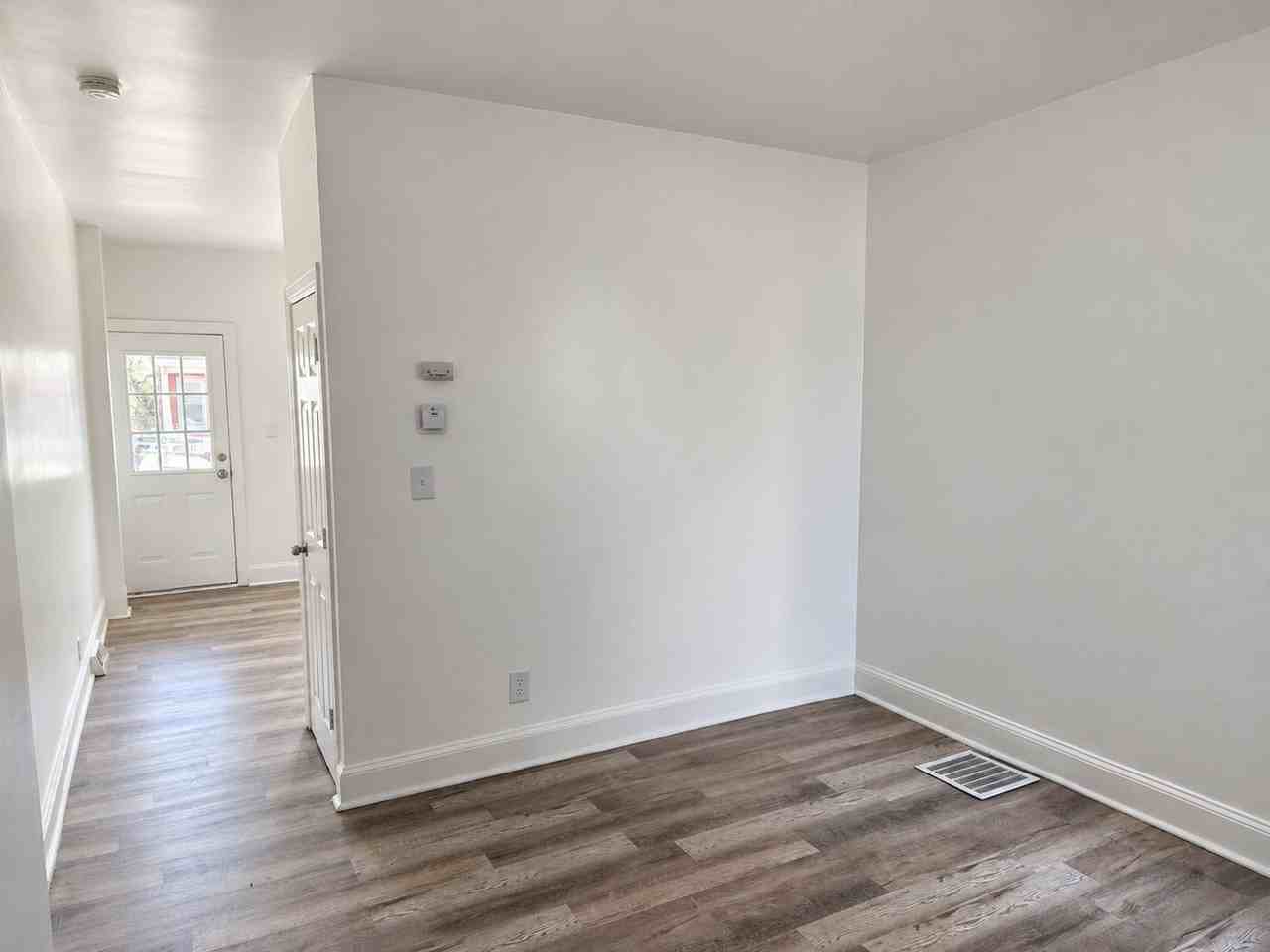 209 S Harrison St - Photo 6 of 22