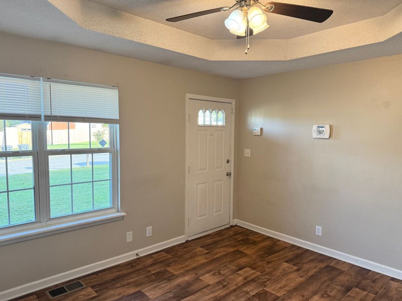258 Golden Pond Ave - Photo 2 of 34