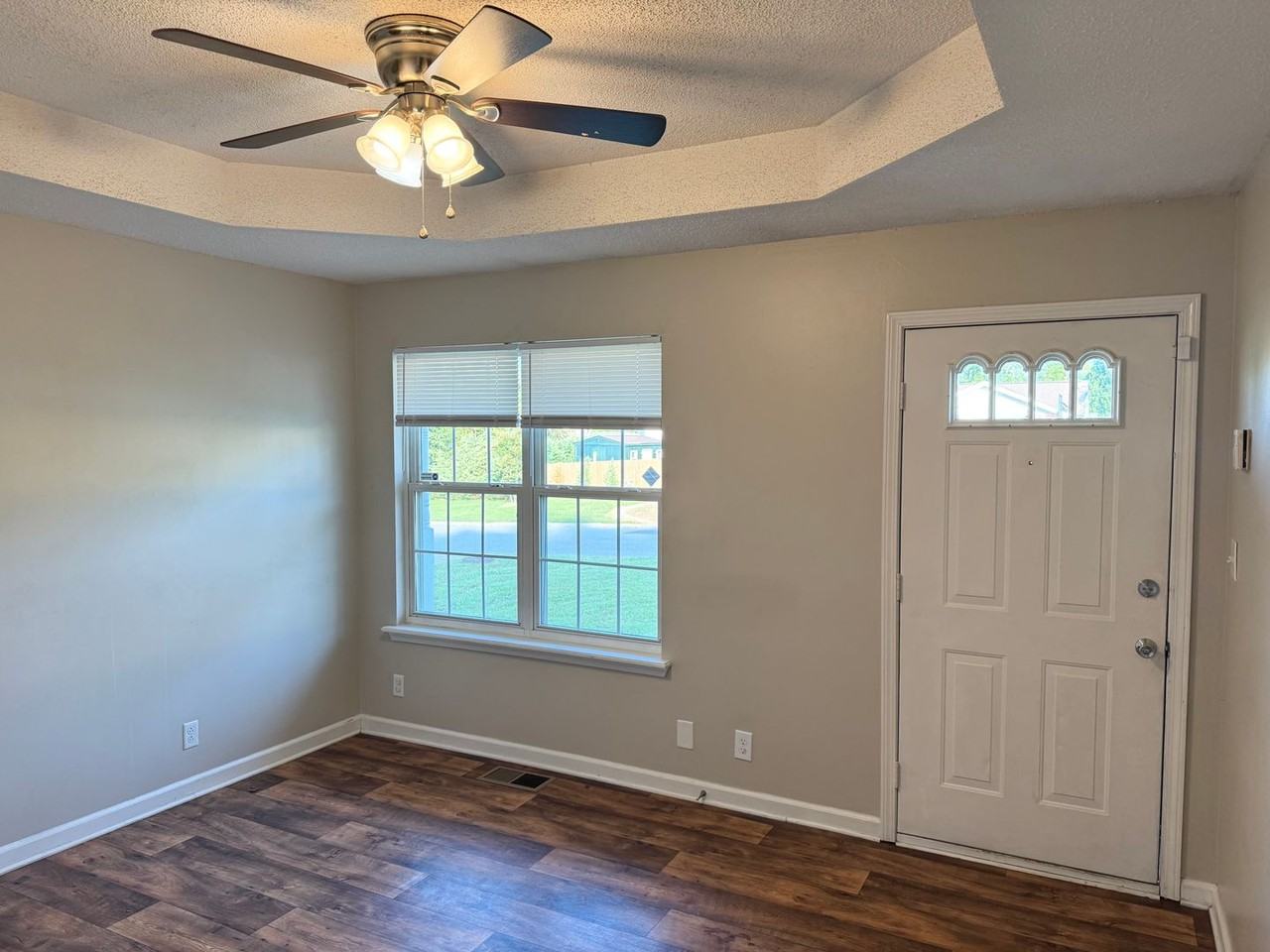 258 Golden Pond Ave - Photo 3 of 34