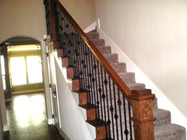 402 Collins St - Photo 2 of 23