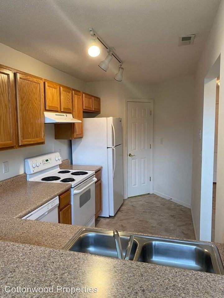 165 Farm Ln - Photo 5 of 46