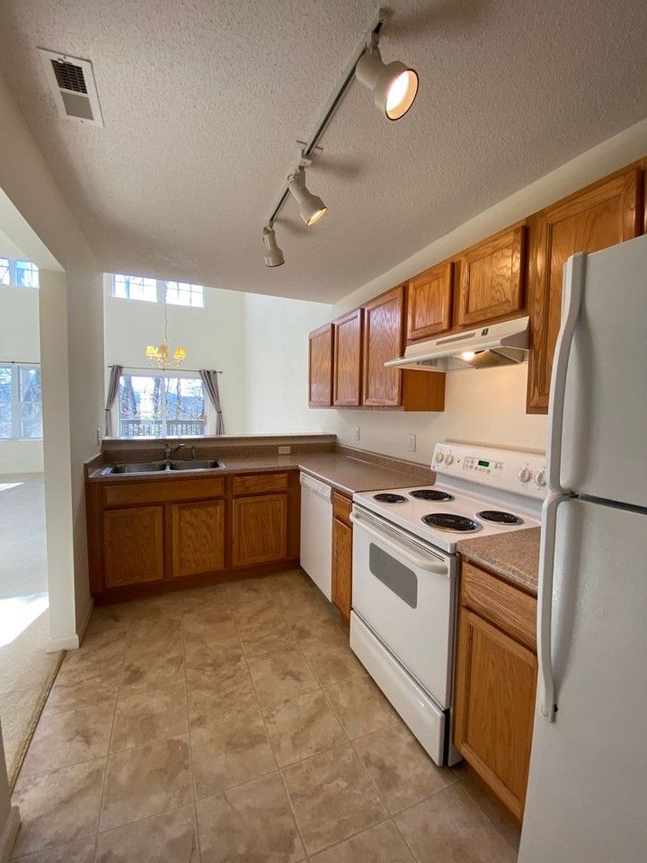 165 Farm Ln - Photo 6 of 46