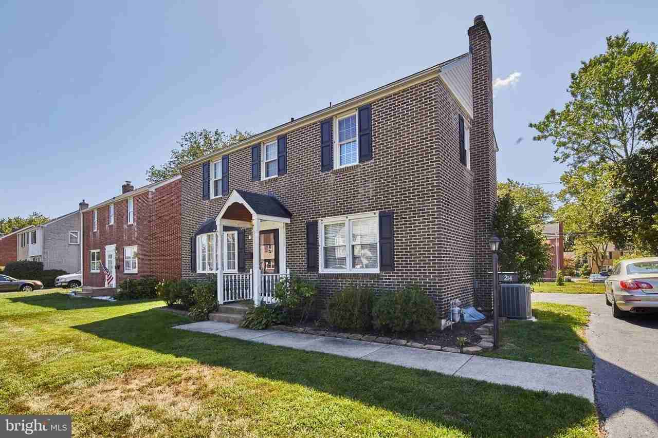 214 Potomac Rd - Photo 2 of 21