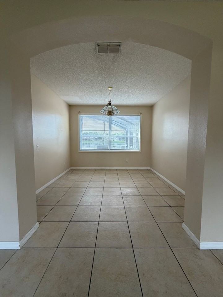 12685 Enclave Dr - Photo 4 of 33