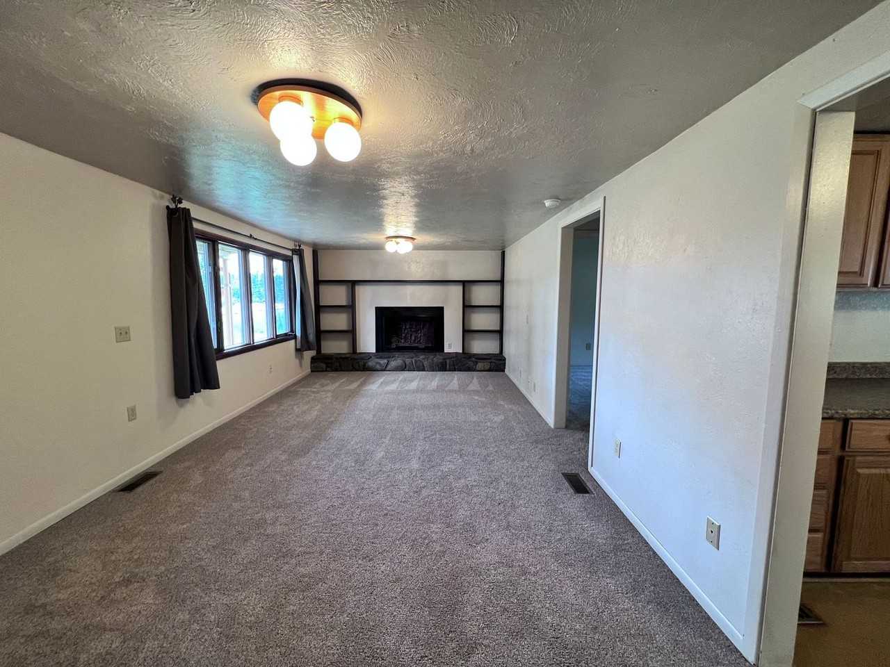 7 Antoinette Ave - Photo 2 of 17