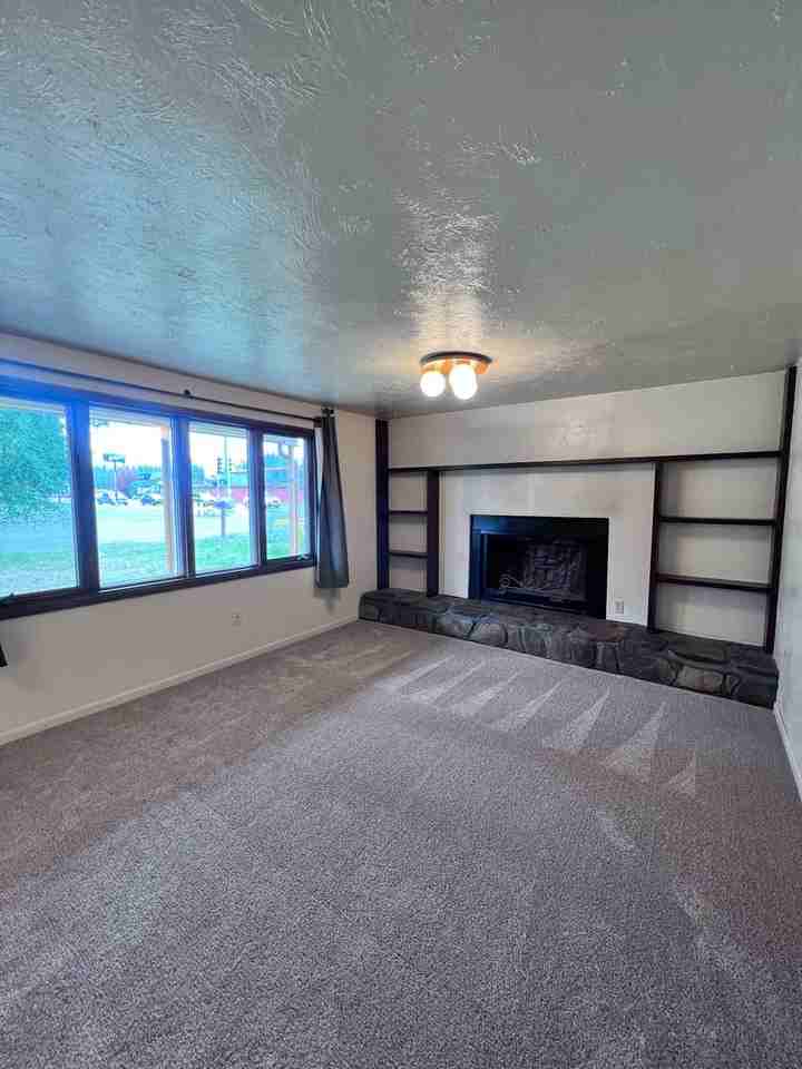 7 Antoinette Ave - Photo 3 of 17