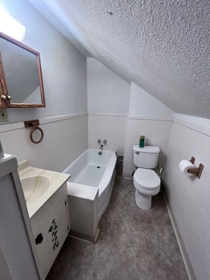 7 Antoinette Ave - Photo 5 of 15