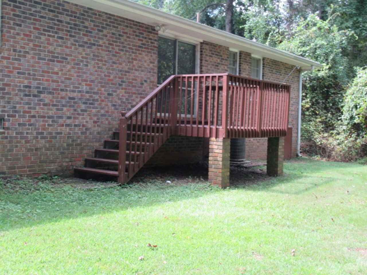 55 Greenwood Ln - Photo 4 of 25