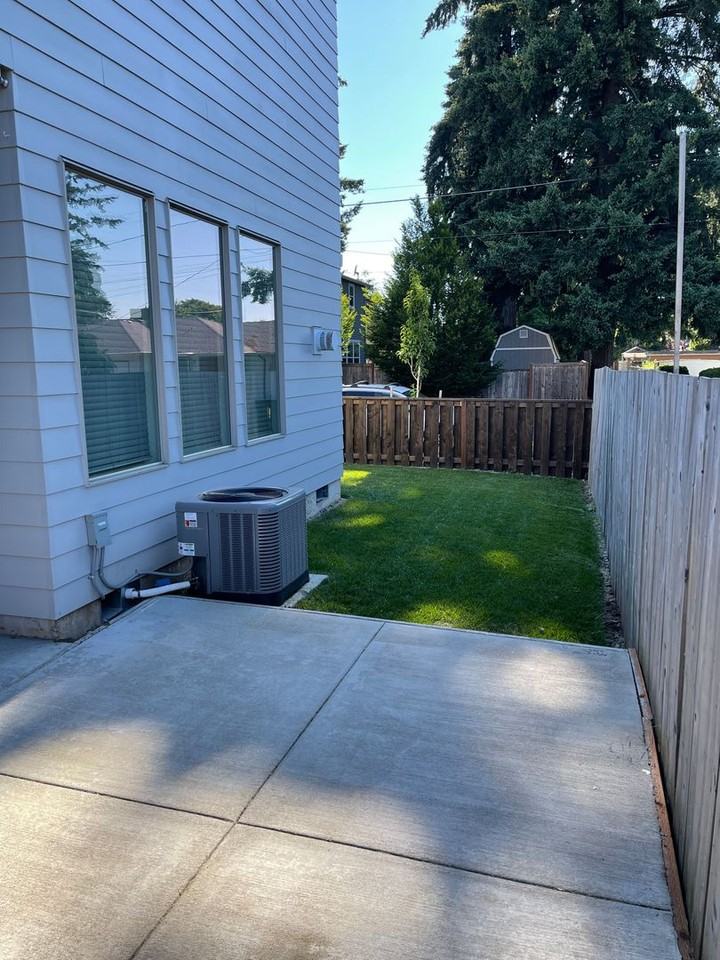 5462 Se 57th Ave - Photo 4 of 15