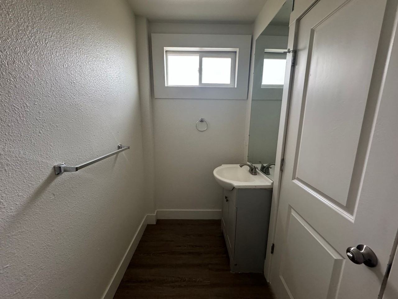 321 Locust St - Photo 6 of 22