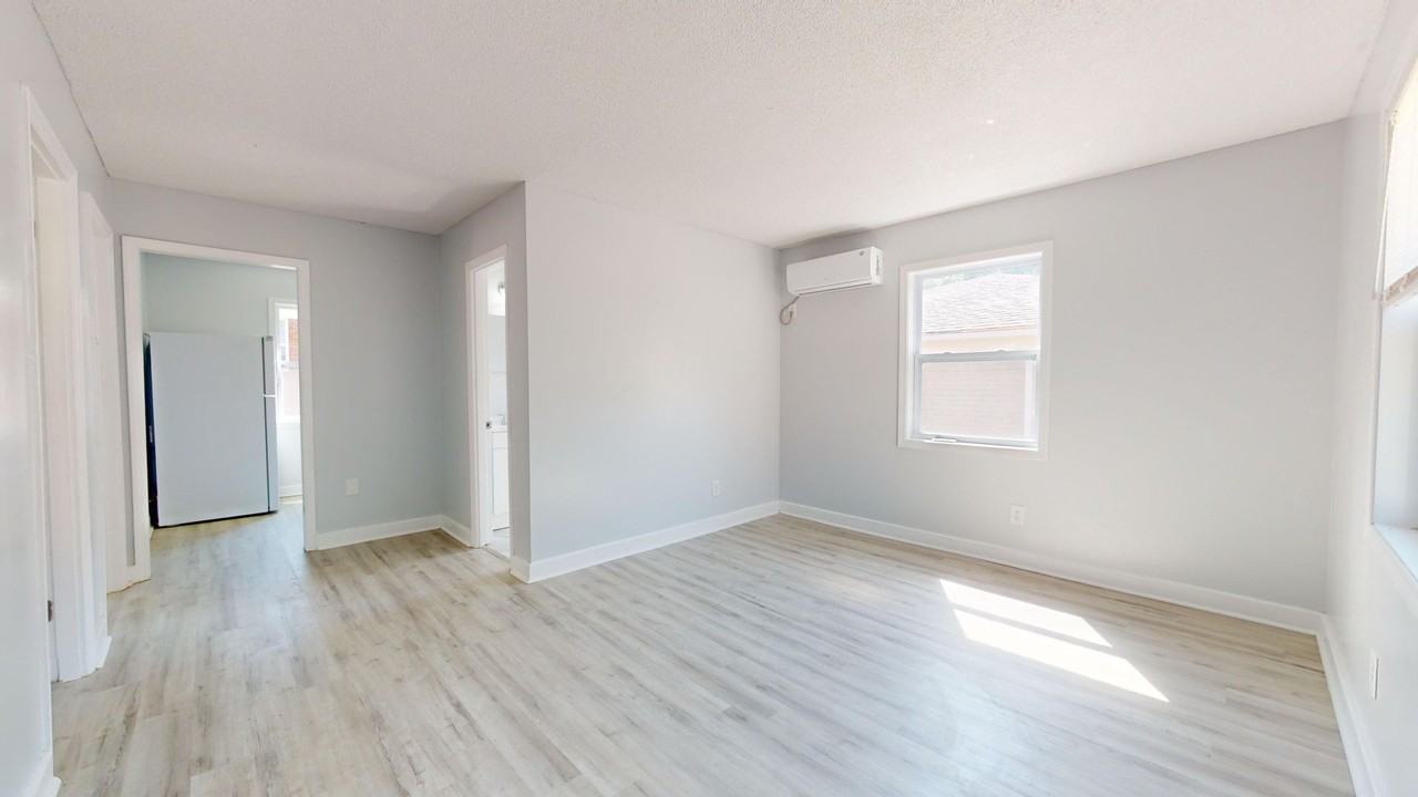 4538 Helena St - Photo 2 of 6