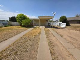 featured image of 1219 W Summit St