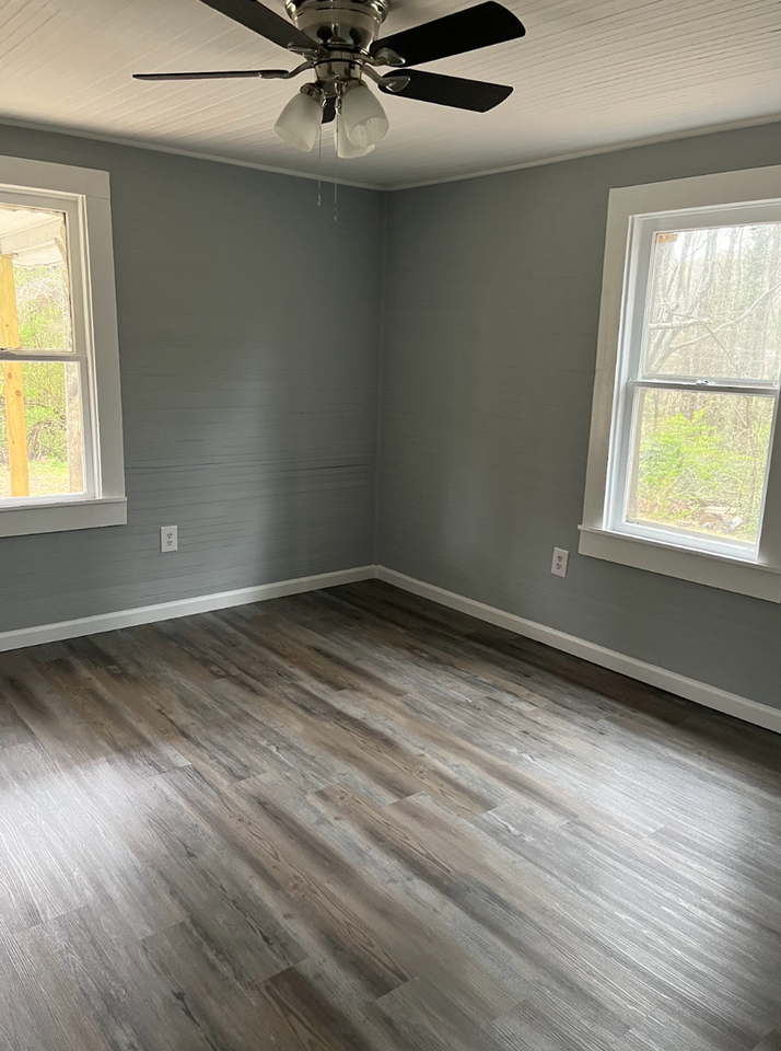 437 Garrett St - Photo 5 of 8