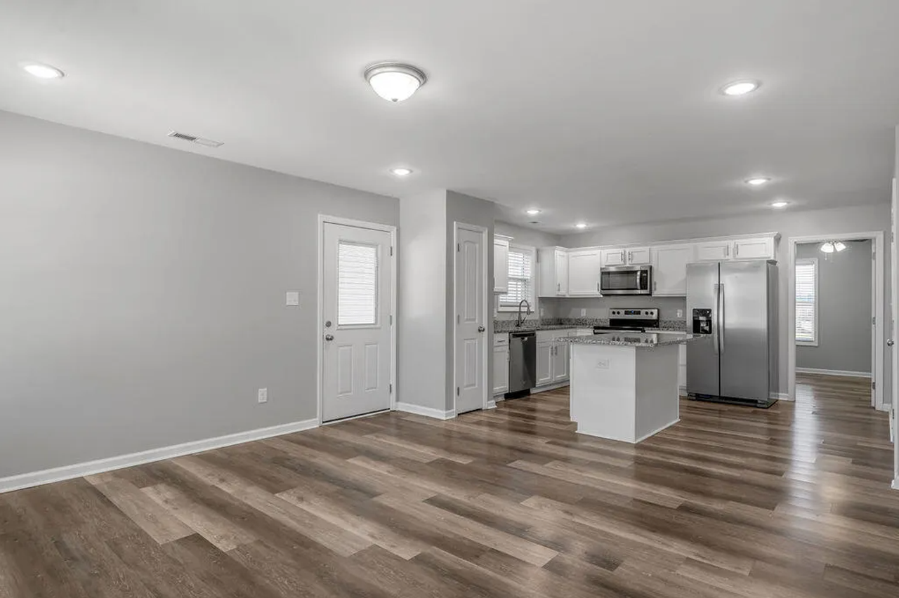 1109 Judah Bear Blvd - Photo 3 of 4