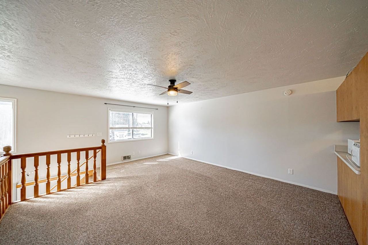 602 John Adams Ct - Photo 2 of 14