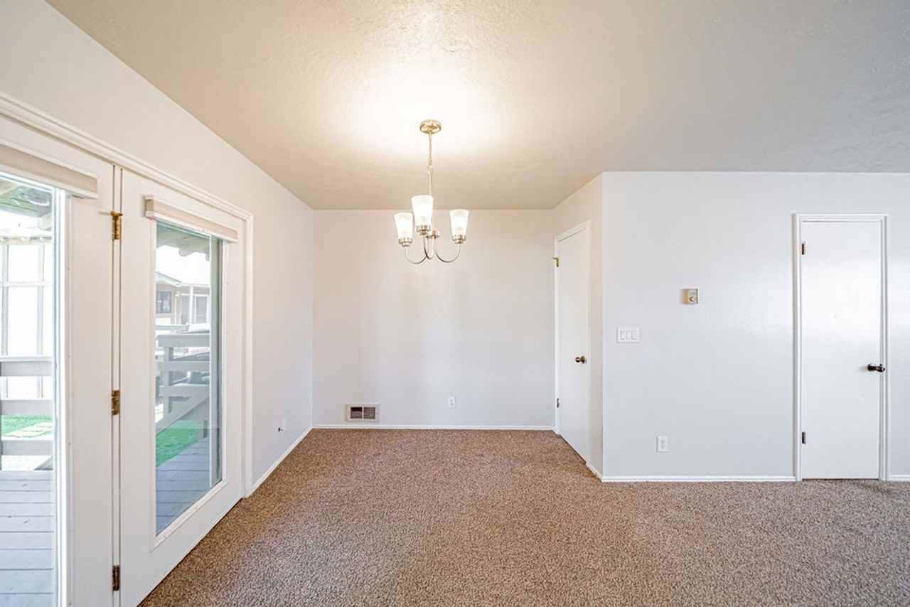602 John Adams Ct - Photo 5 of 14