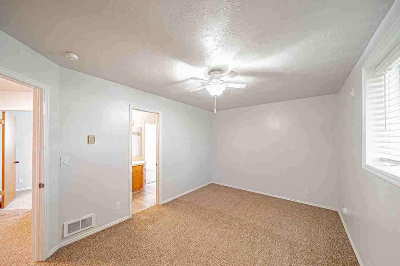 602 John Adams Ct - Photo 7 of 14