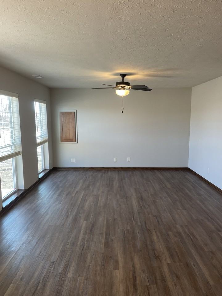1332 Cedar Cove Rd #1 - Photo 3 of 27