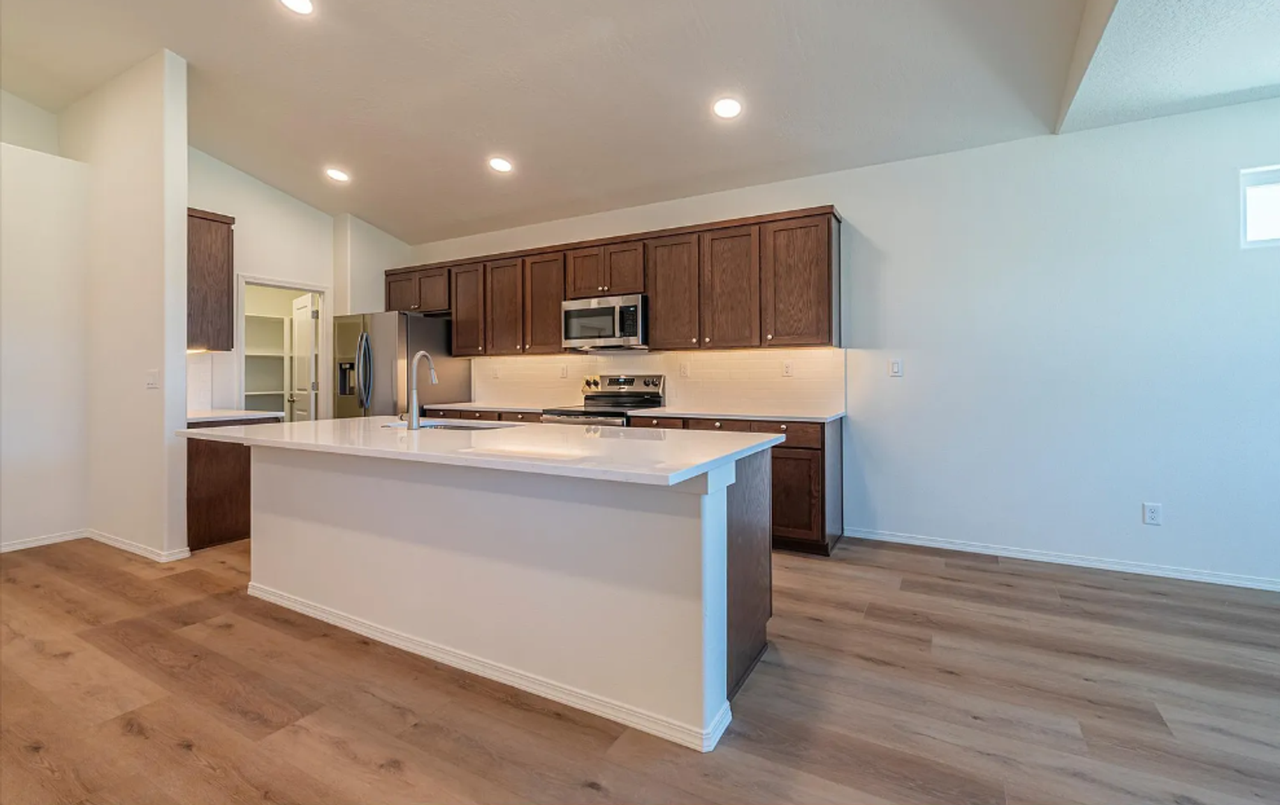 761 Spyglass Dr - Photo 4 of 25