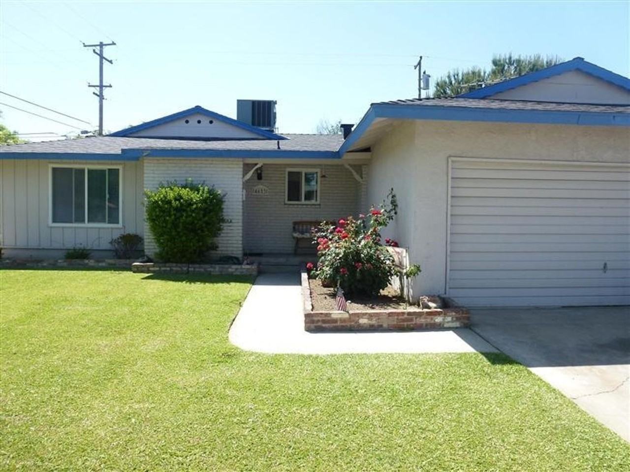 4653 N Angus St - Photo 2 of 10