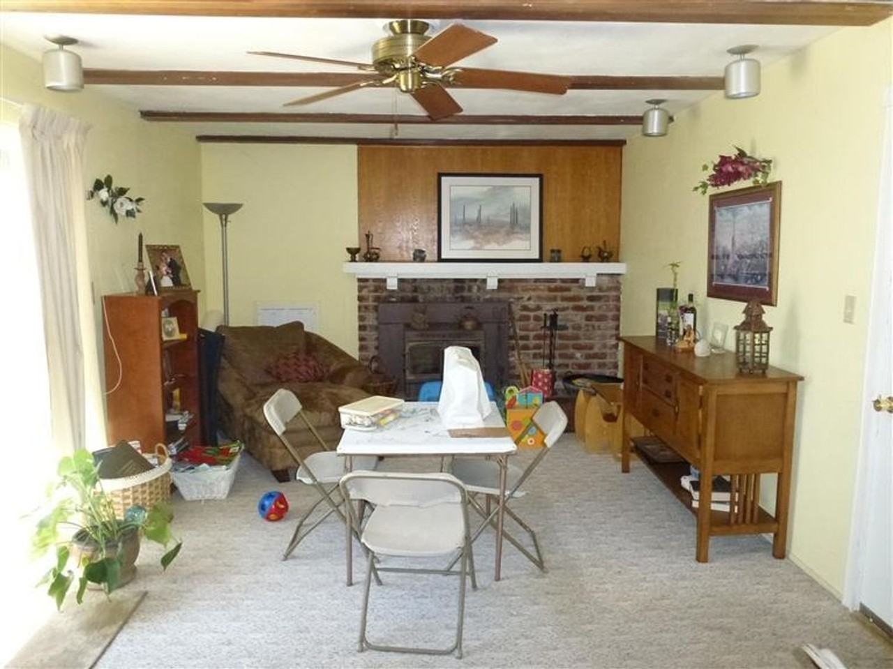 4653 N Angus St - Photo 4 of 10