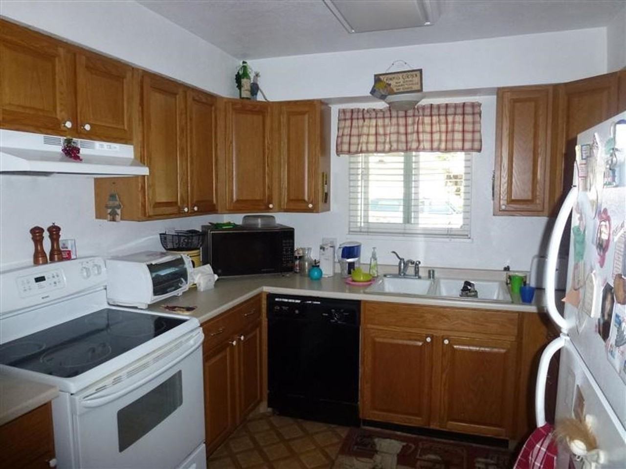 4653 N Angus St - Photo 5 of 10