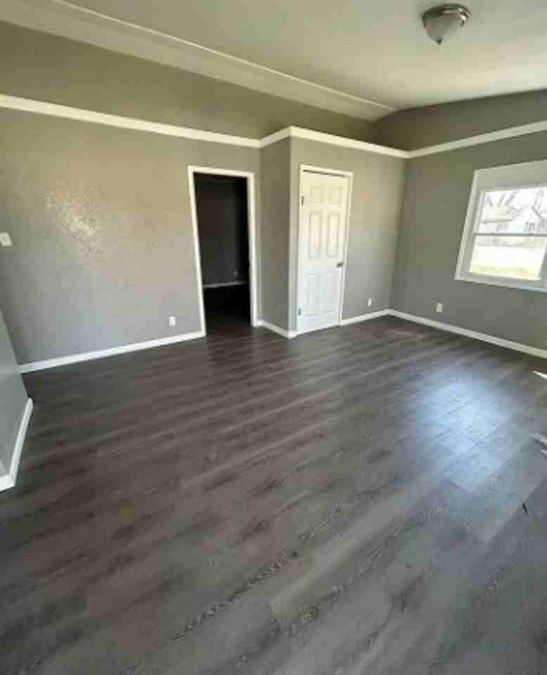142 Saint Robert Dr - Photo 2 of 8