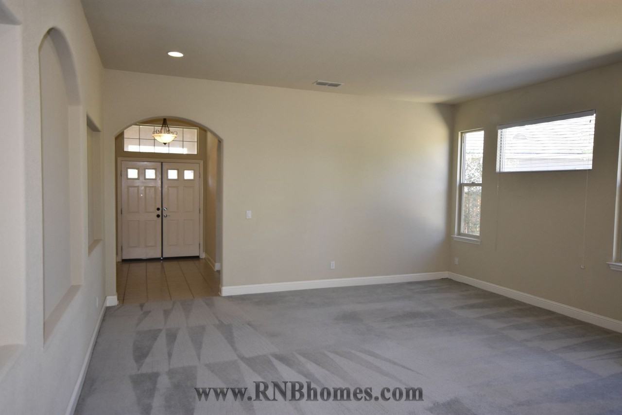 204 Dodd Pl - Photo 5 of 20