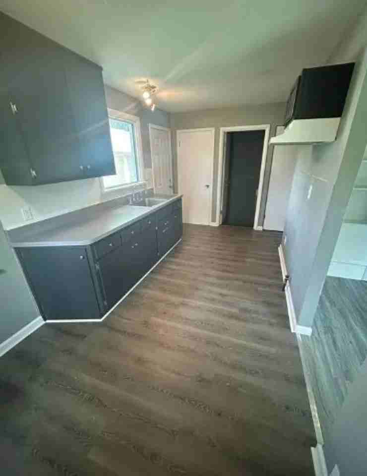 1729 Mullens Ave - Photo 4 of 12