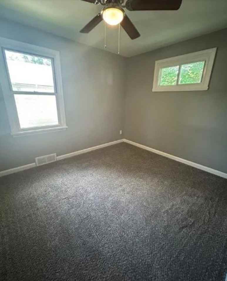 1729 Mullens Ave - Photo 6 of 12