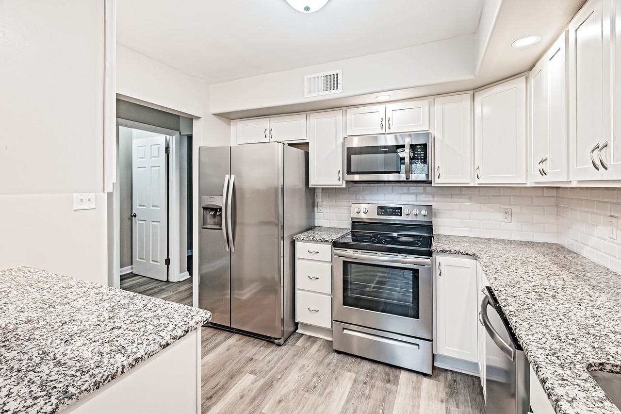 2204 Olden Ave - Photo 3 of 20