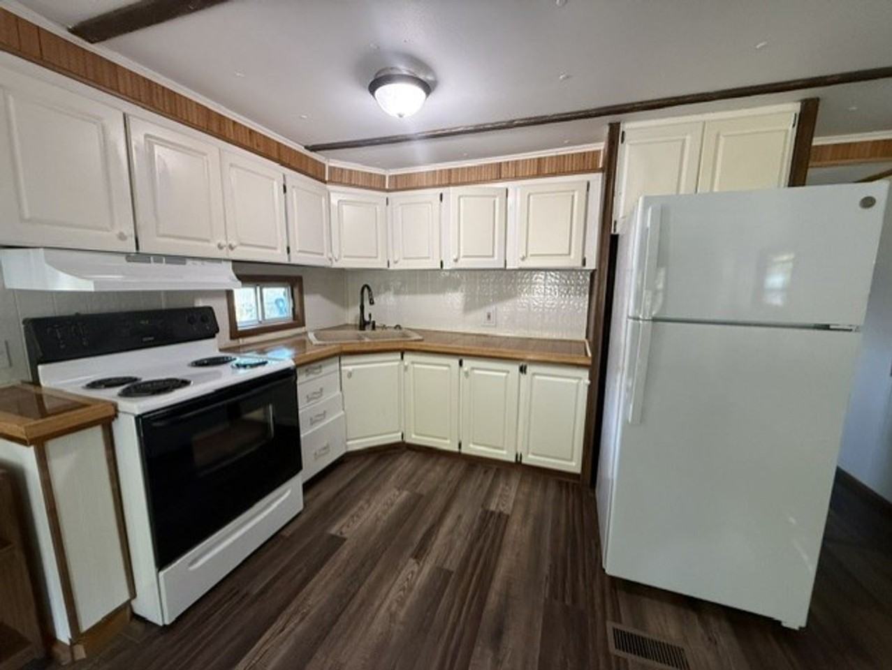 519 Lone Robin St - Photo 4 of 11