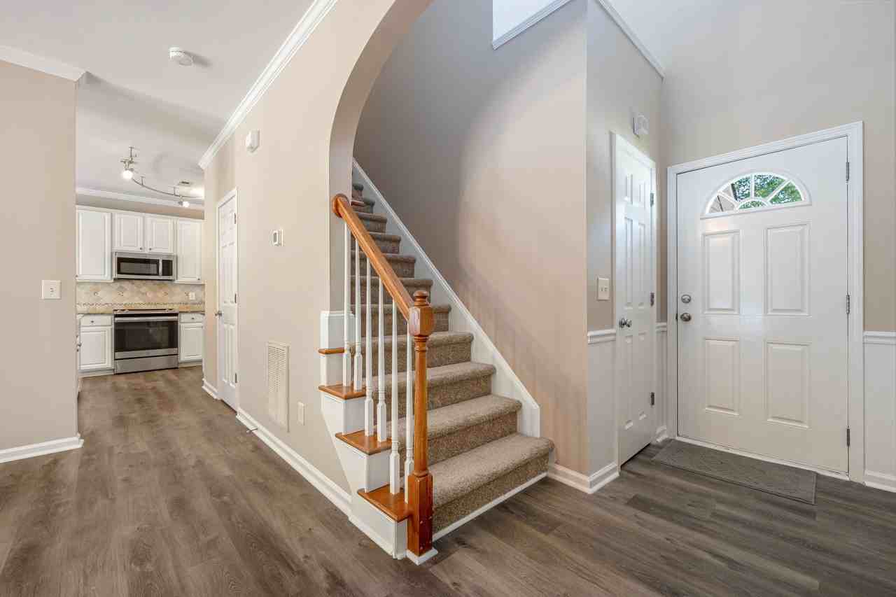 1411 Crimson Creek Dr - Photo 3 of 22