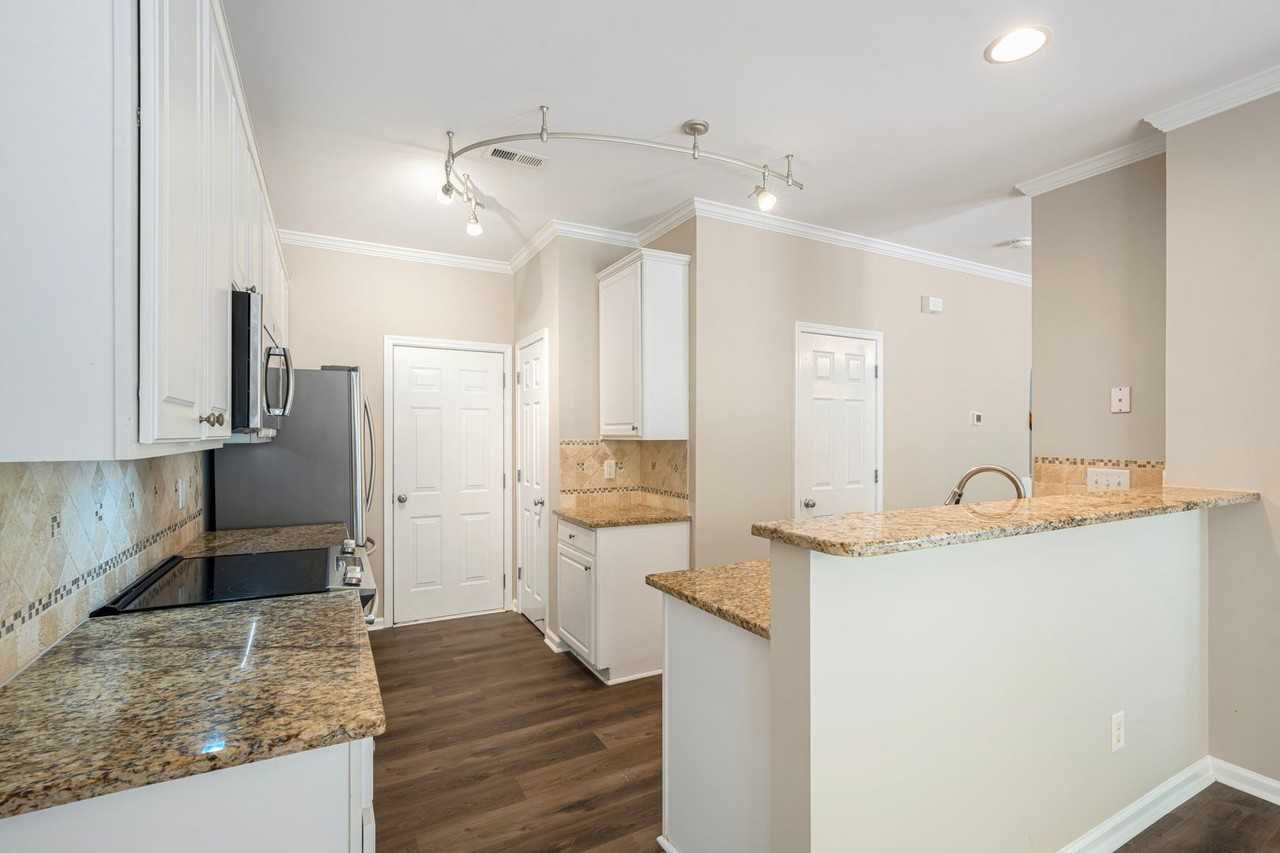 1411 Crimson Creek Dr - Photo 5 of 22