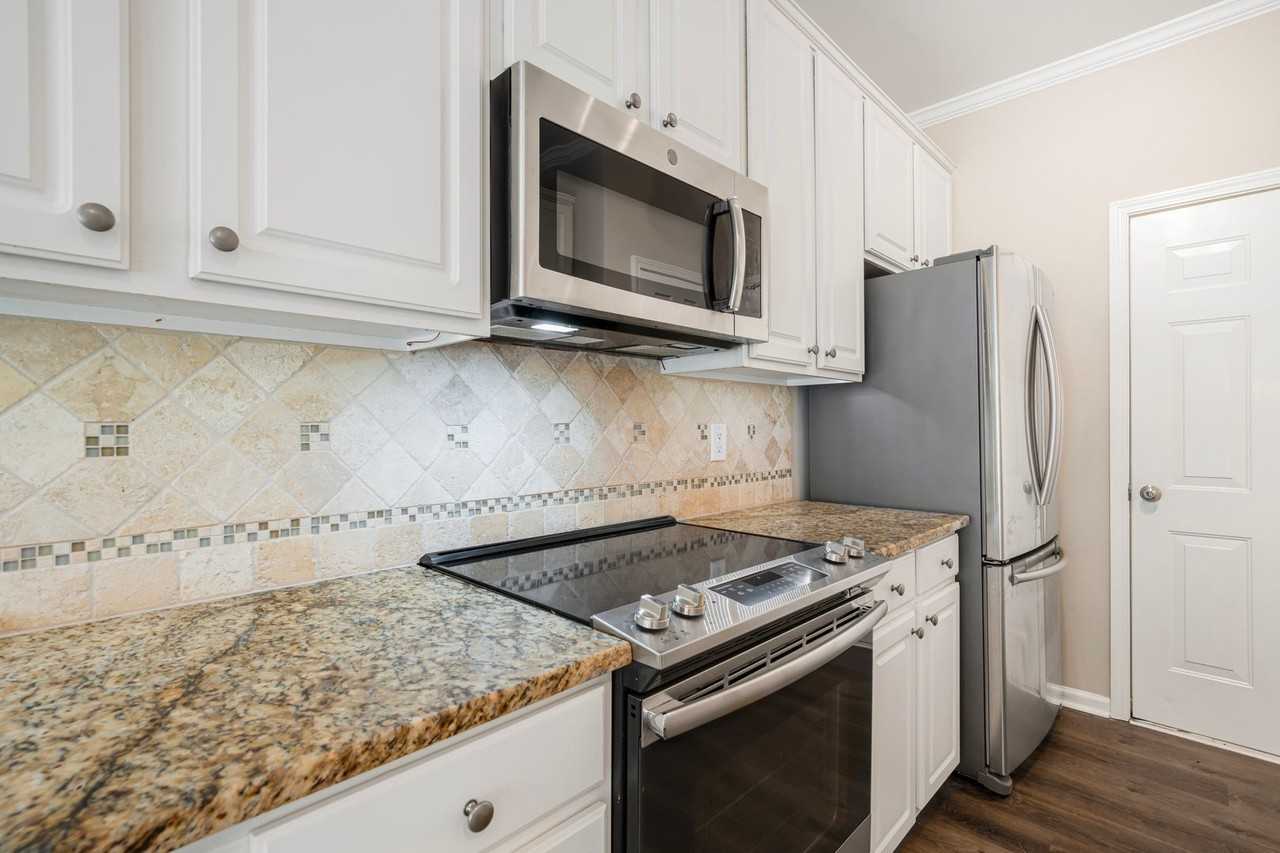 1411 Crimson Creek Dr - Photo 6 of 22