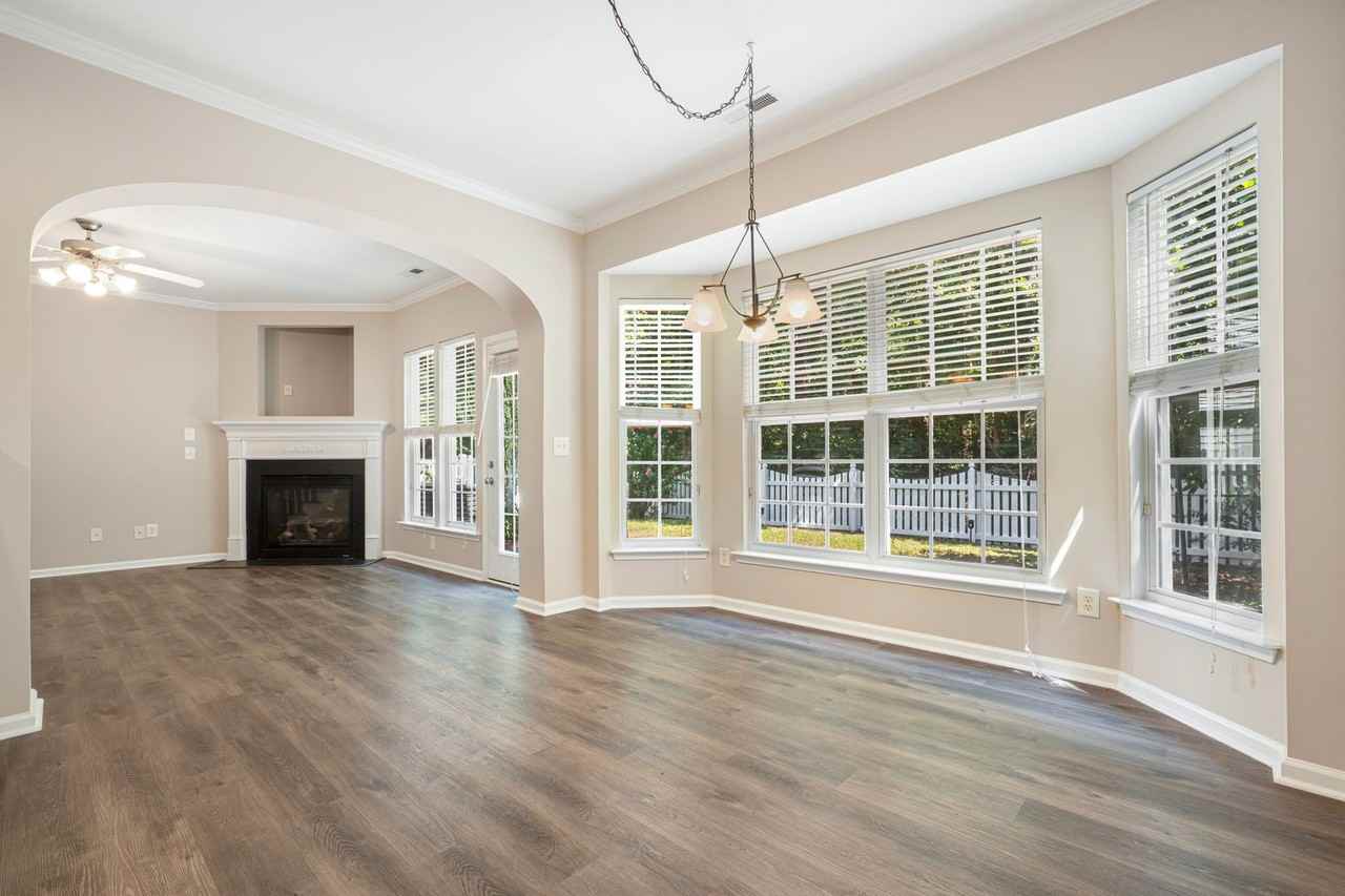 1411 Crimson Creek Dr - Photo 7 of 22