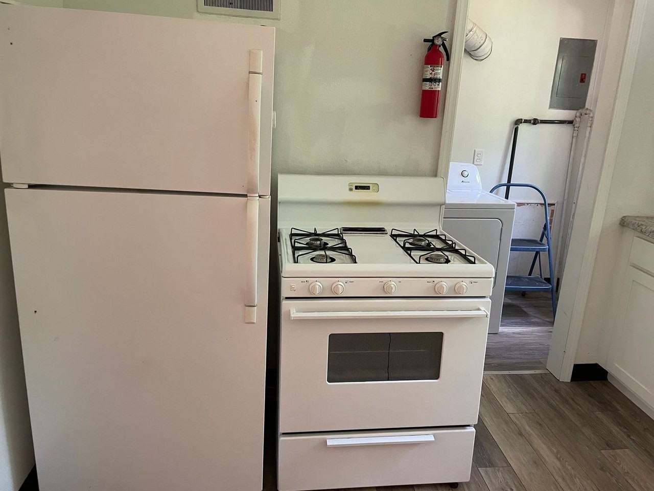 423 N Roosevelt St - Photo 6 of 13