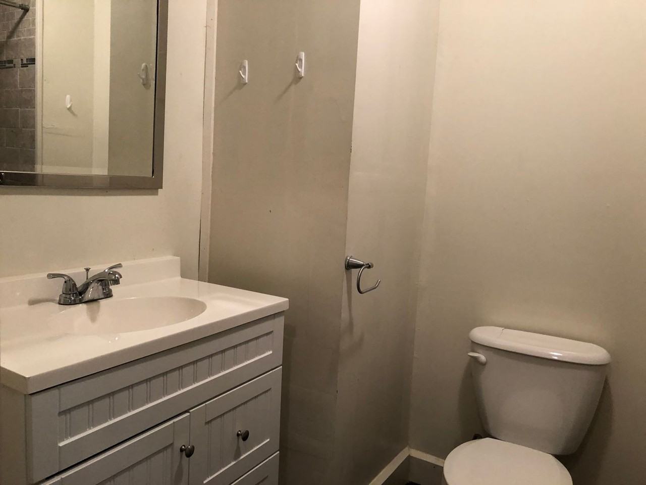 921 S Washington St - Photo 2 of 8