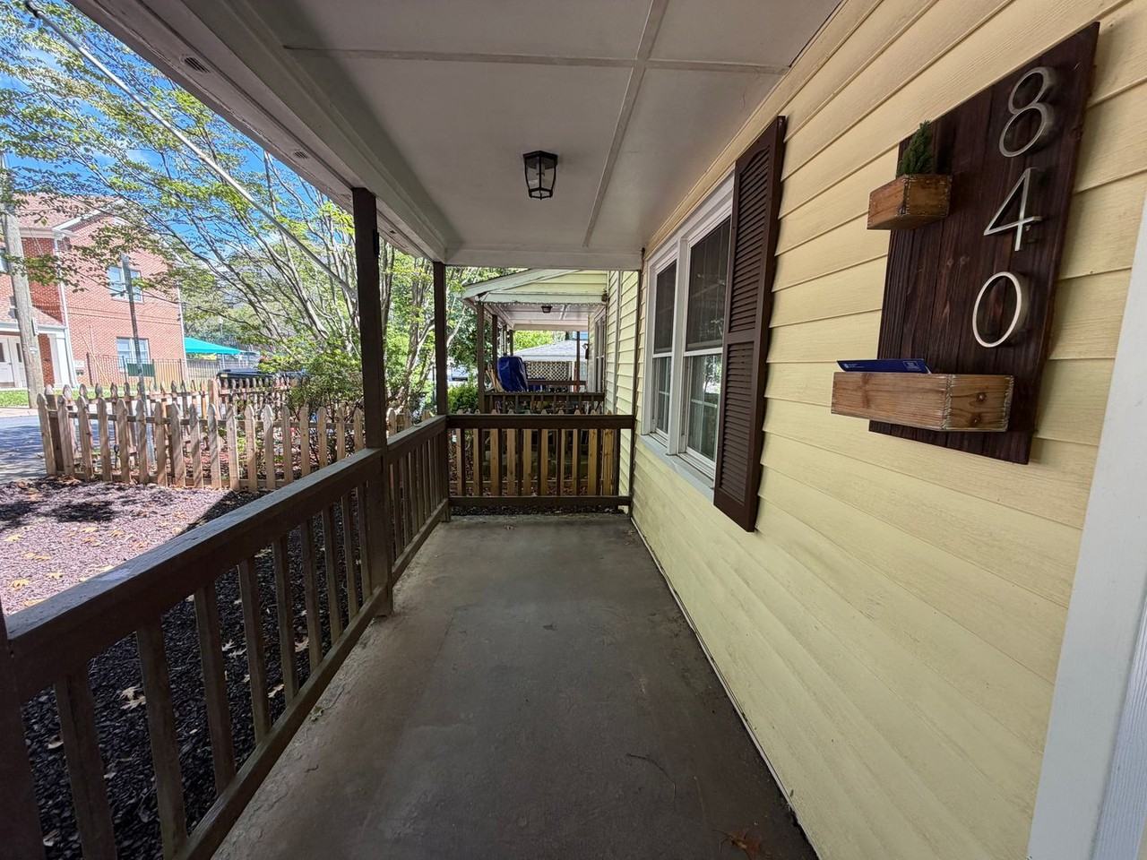 840 Estes St - Photo 5 of 35