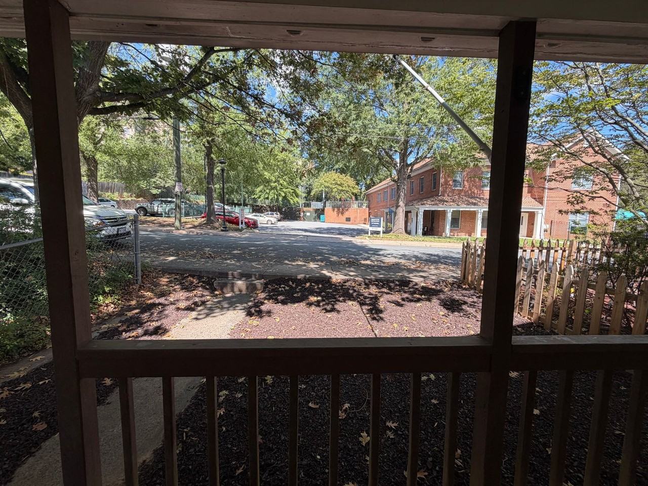840 Estes St - Photo 6 of 35