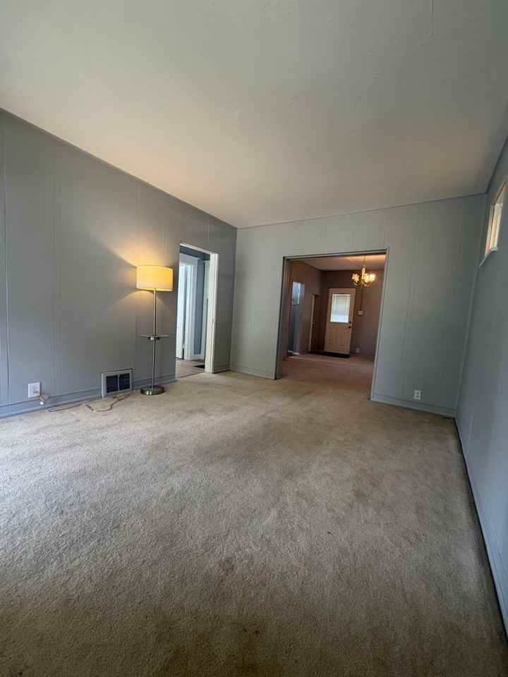 2532 E 27th St - Photo 6 of 13