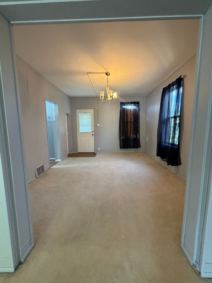 2532 E 27th St - Photo 7 of 13
