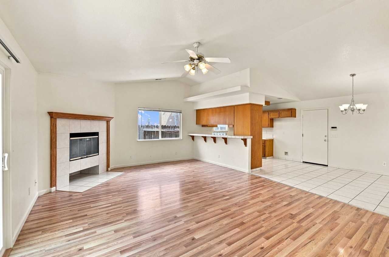 2158 Canal Farm Ln - Photo 4 of 18