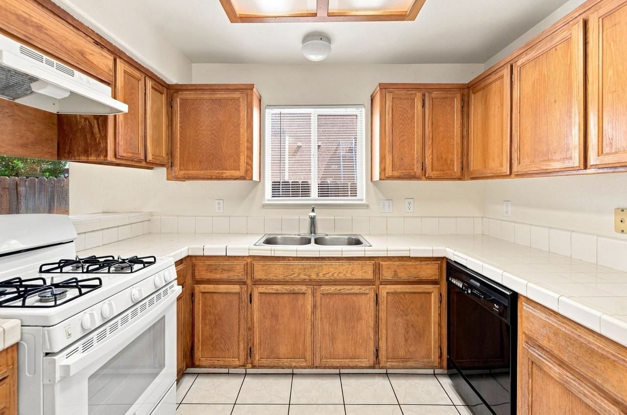 2158 Canal Farm Ln - Photo 7 of 18