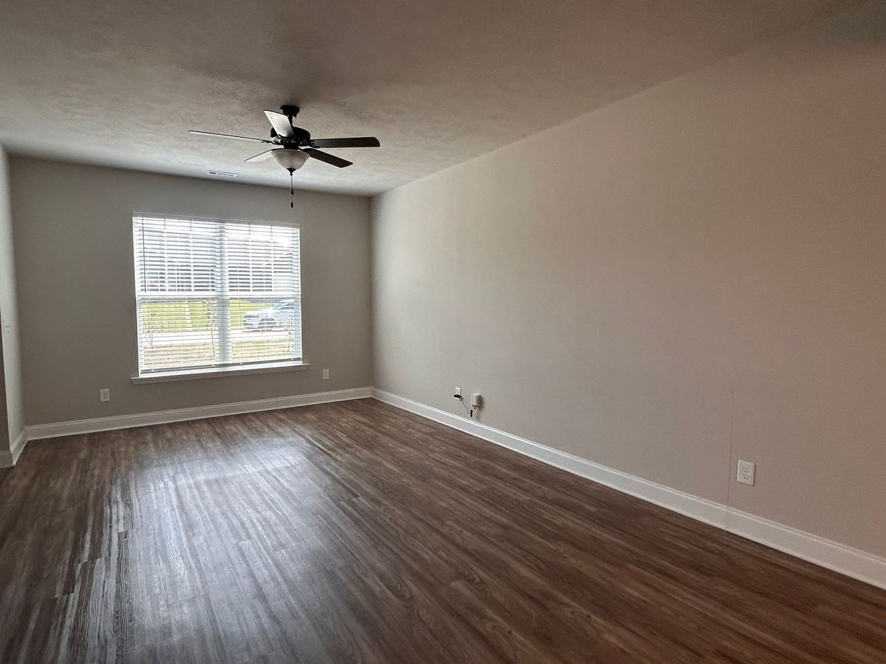 204 Pebble Ln - Photo 7 of 24