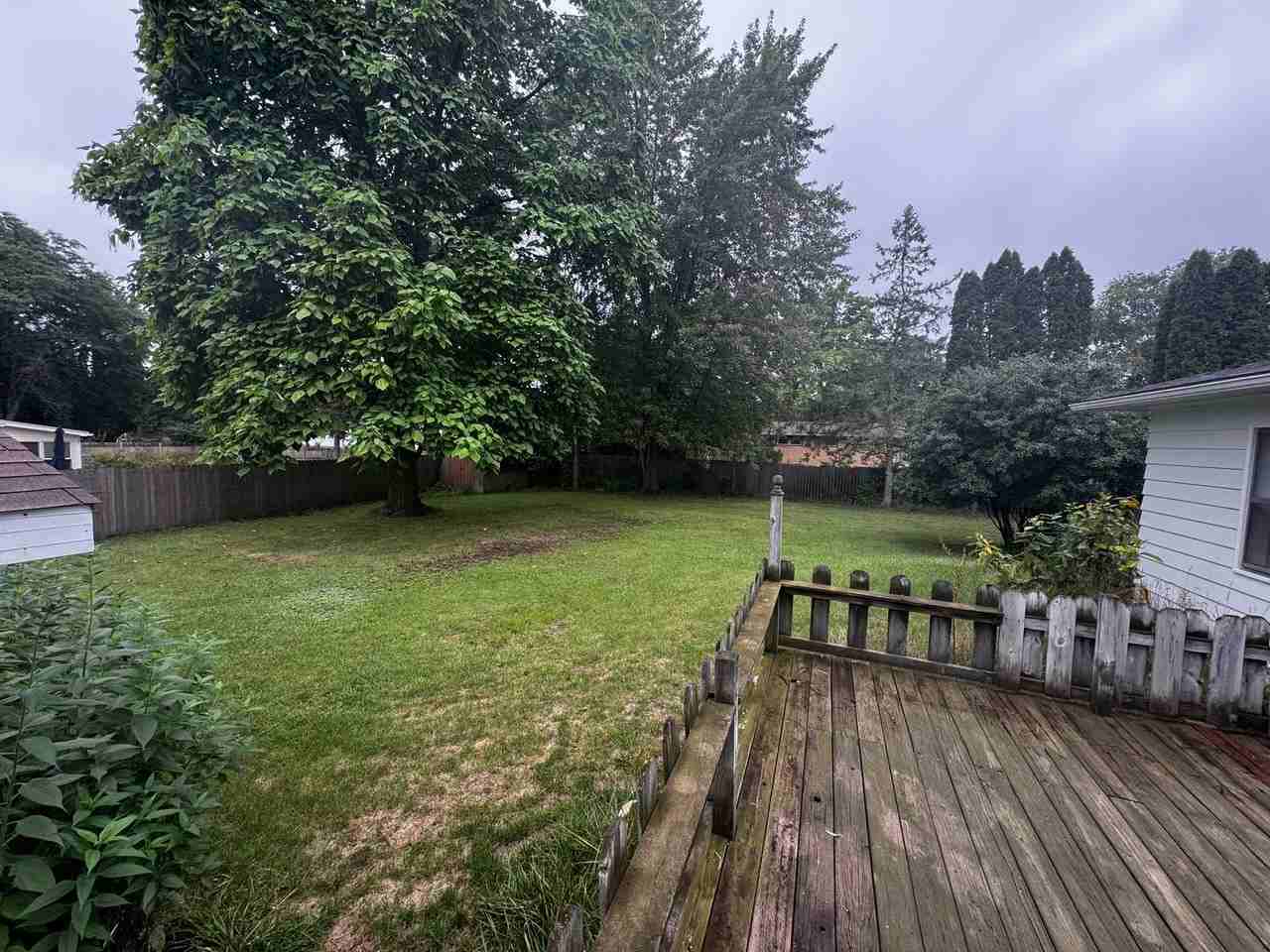 703 Crescent Dr - Photo 3 of 15