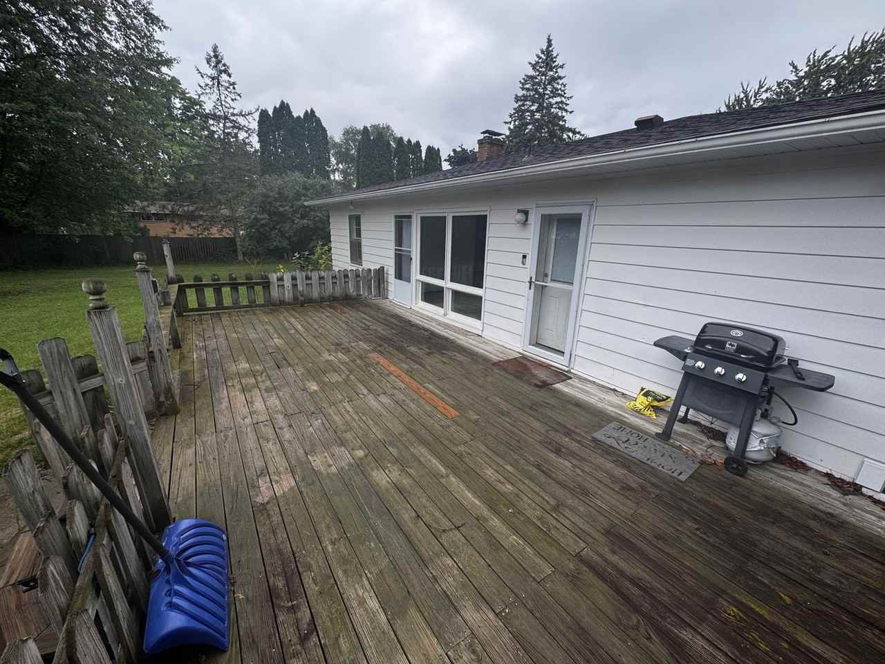 703 Crescent Dr - Photo 4 of 15