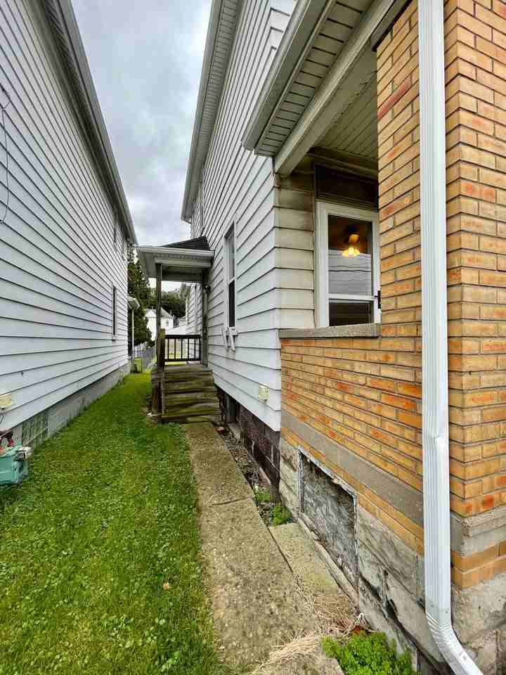 710 4th Ave - Photo 2 of 26