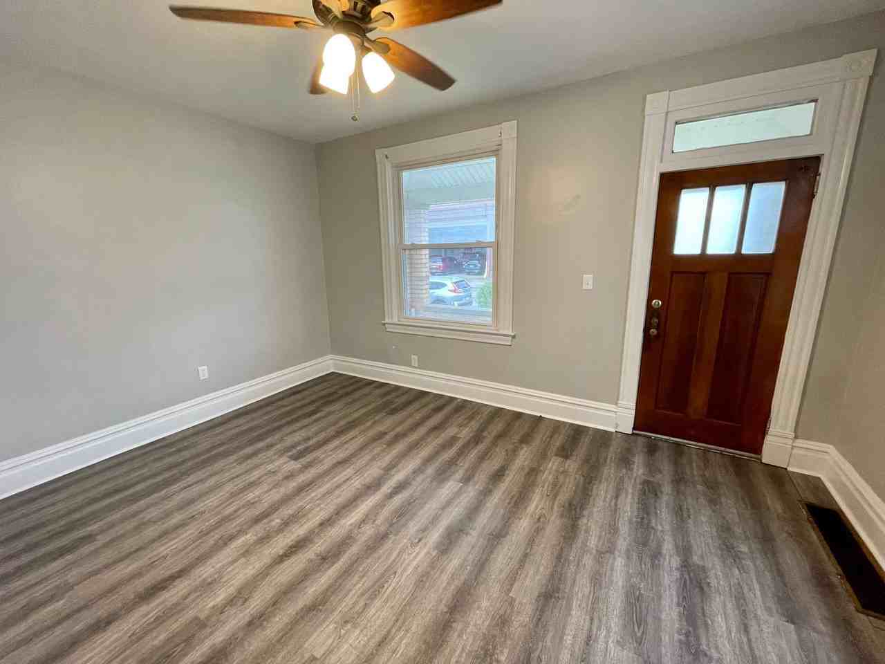 710 4th Ave - Photo 6 of 26