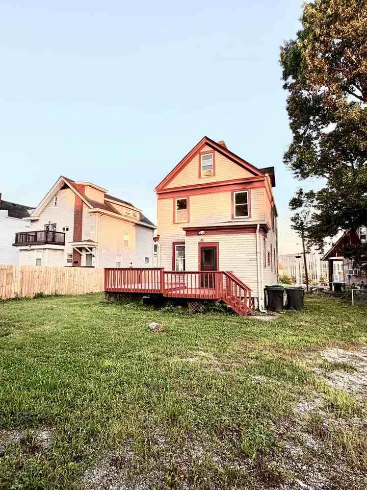 3648 Brooks Ave - Photo 2 of 17
